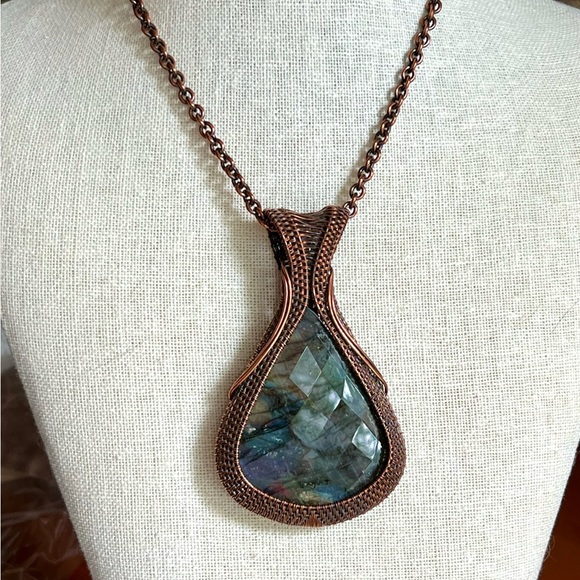 Faceted Labradorite Statement Pendant - Picture 4 of 6